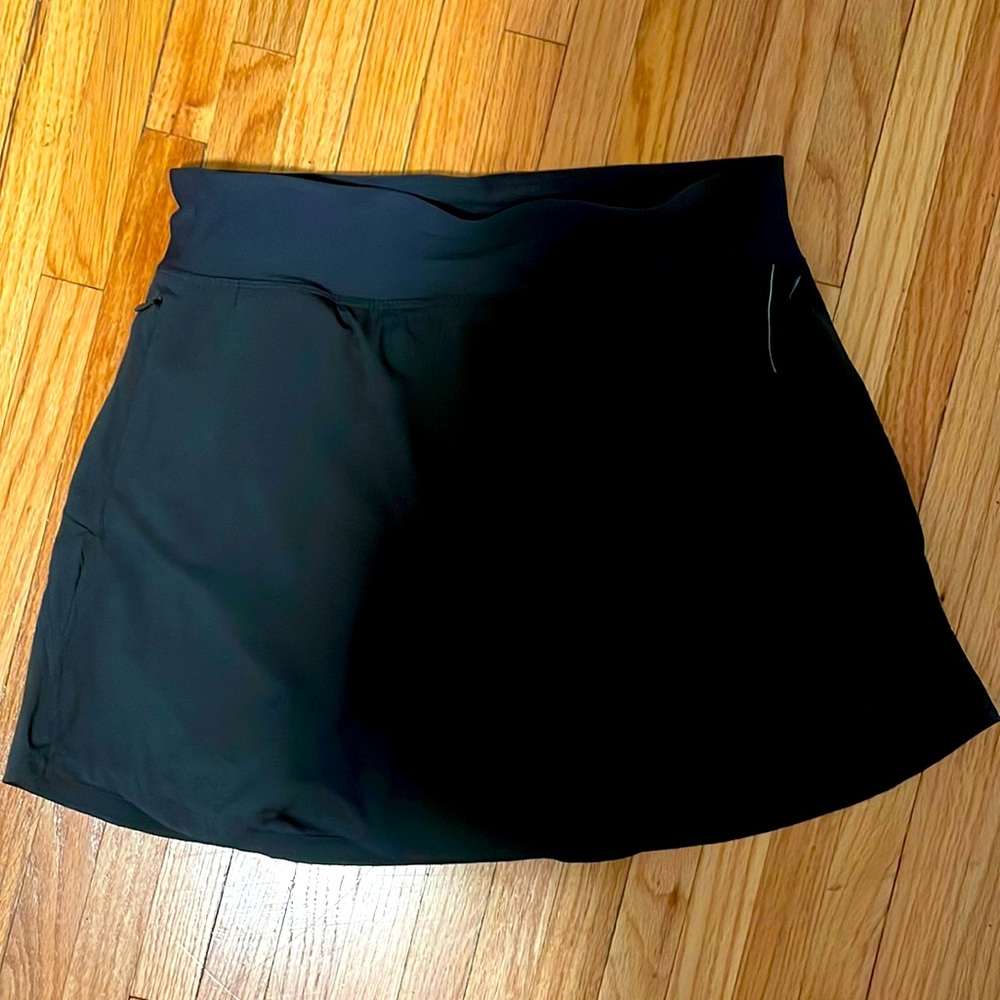 Old Navy strechtech Athleisure black skort NWT M